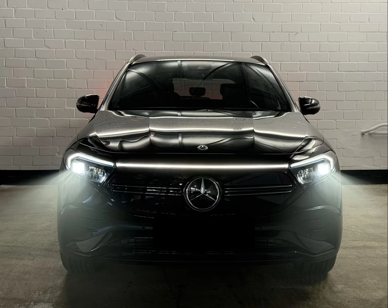 Mercedes-Benz EQA 350 4Matic AMG Line , снимка 2 - Автомобили и джипове - 54680803