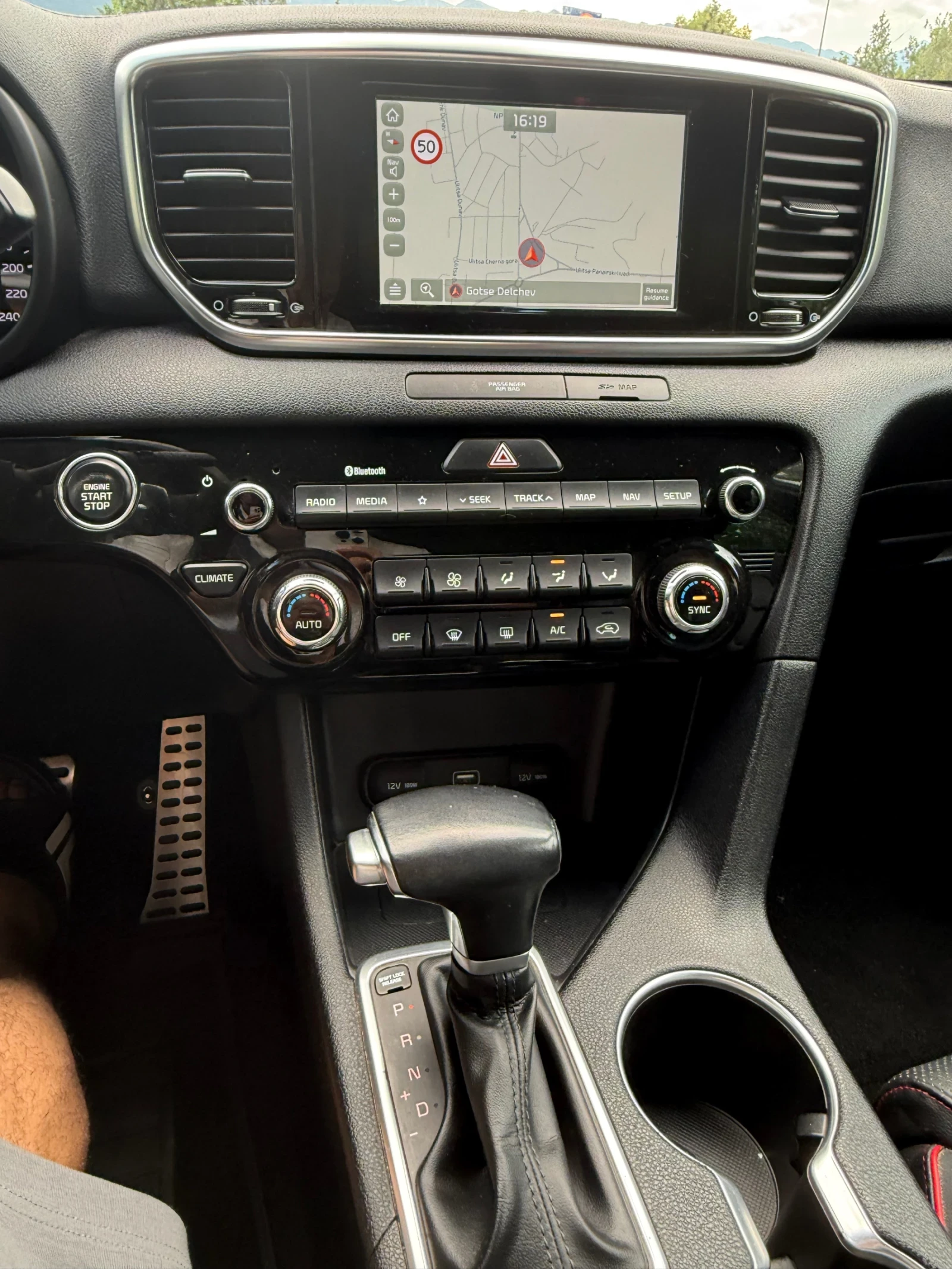 Kia Sportage, снимка 11 - Автомобили и джипове - 55212006