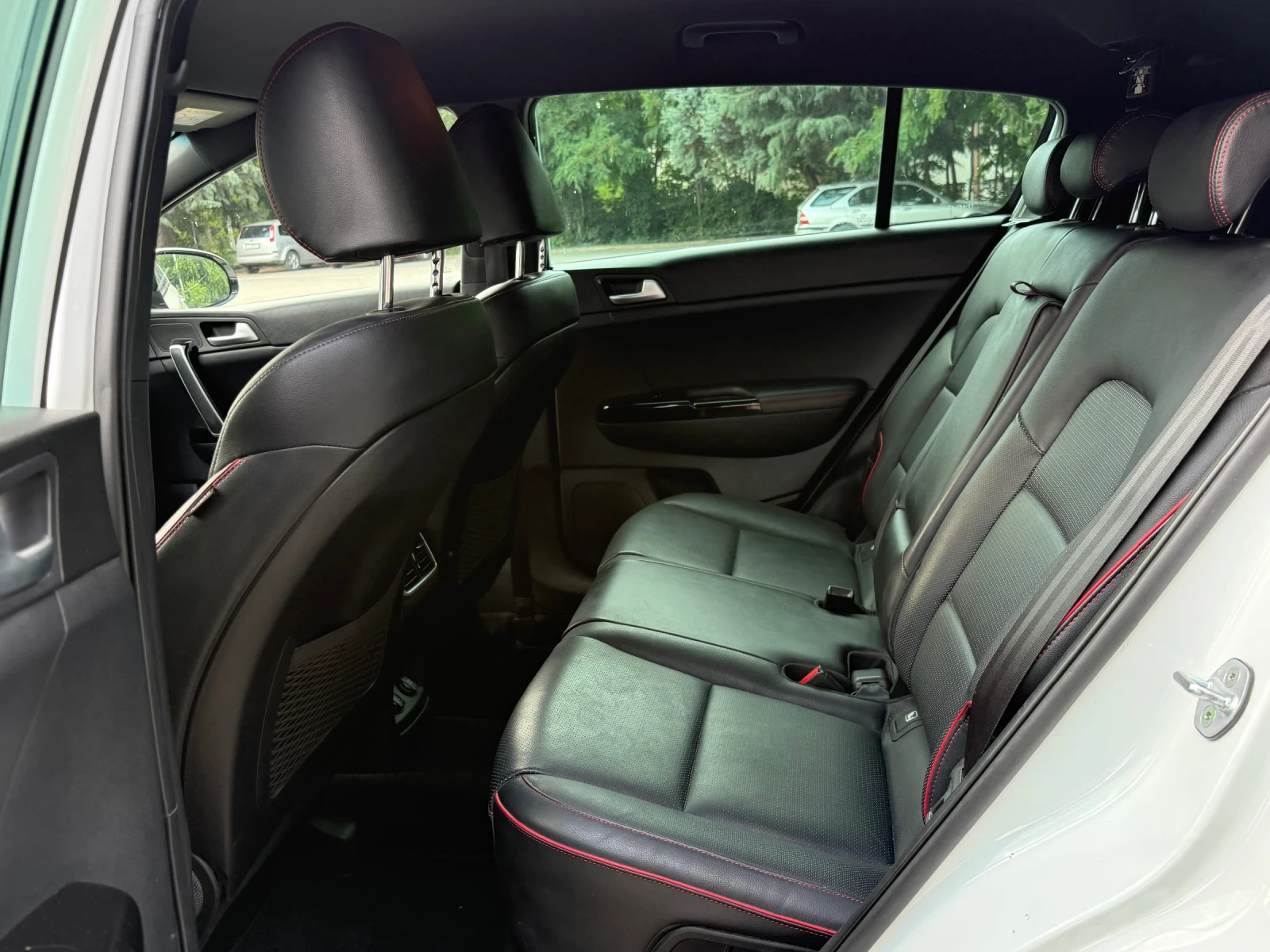 Kia Sportage, снимка 12 - Автомобили и джипове - 55212006