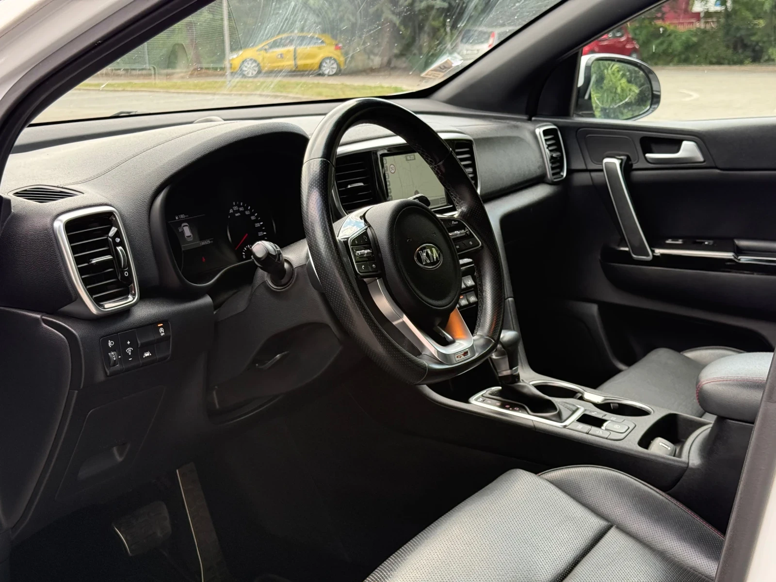 Kia Sportage, снимка 10 - Автомобили и джипове - 55212006