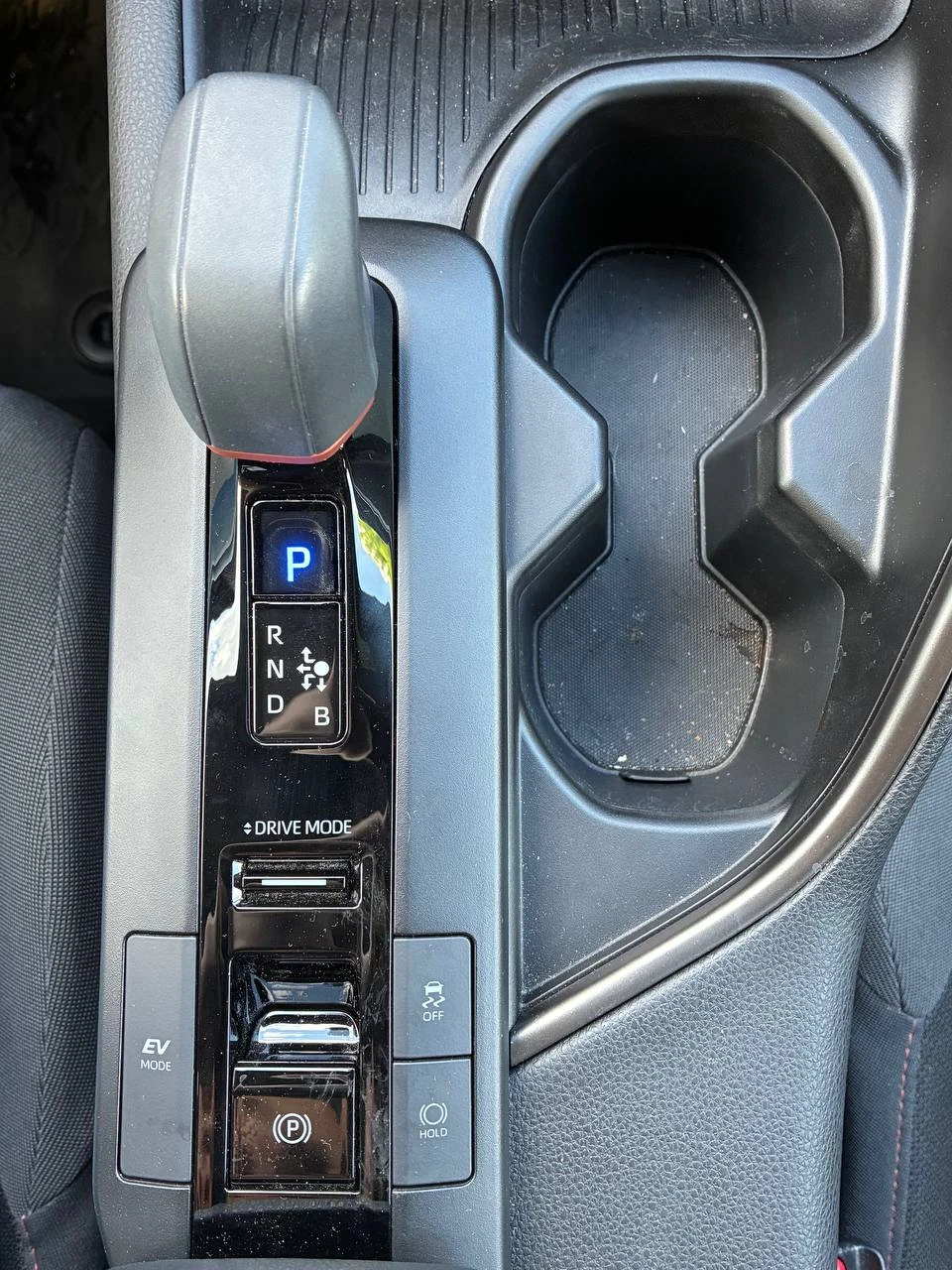 Toyota C-HR CLUB 1.8 Hybrid, снимка 12 - Автомобили и джипове - 55396424