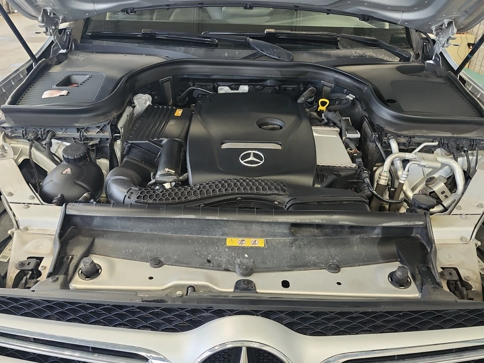 Mercedes-Benz GLC 300  DISTRONIC / 360 / MEMORY / BURMESTER , снимка 17 - Автомобили и джипове - 56023238