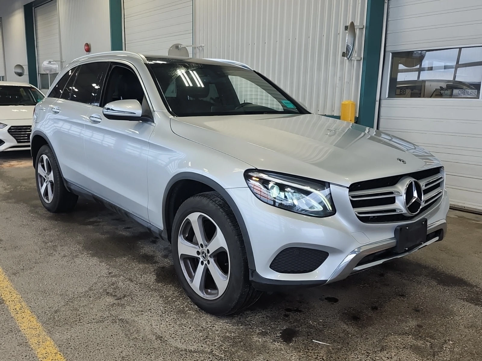 Mercedes-Benz GLC 300  DISTRONIC / 360 / MEMORY / BURMESTER , снимка 2 - Автомобили и джипове - 56023238