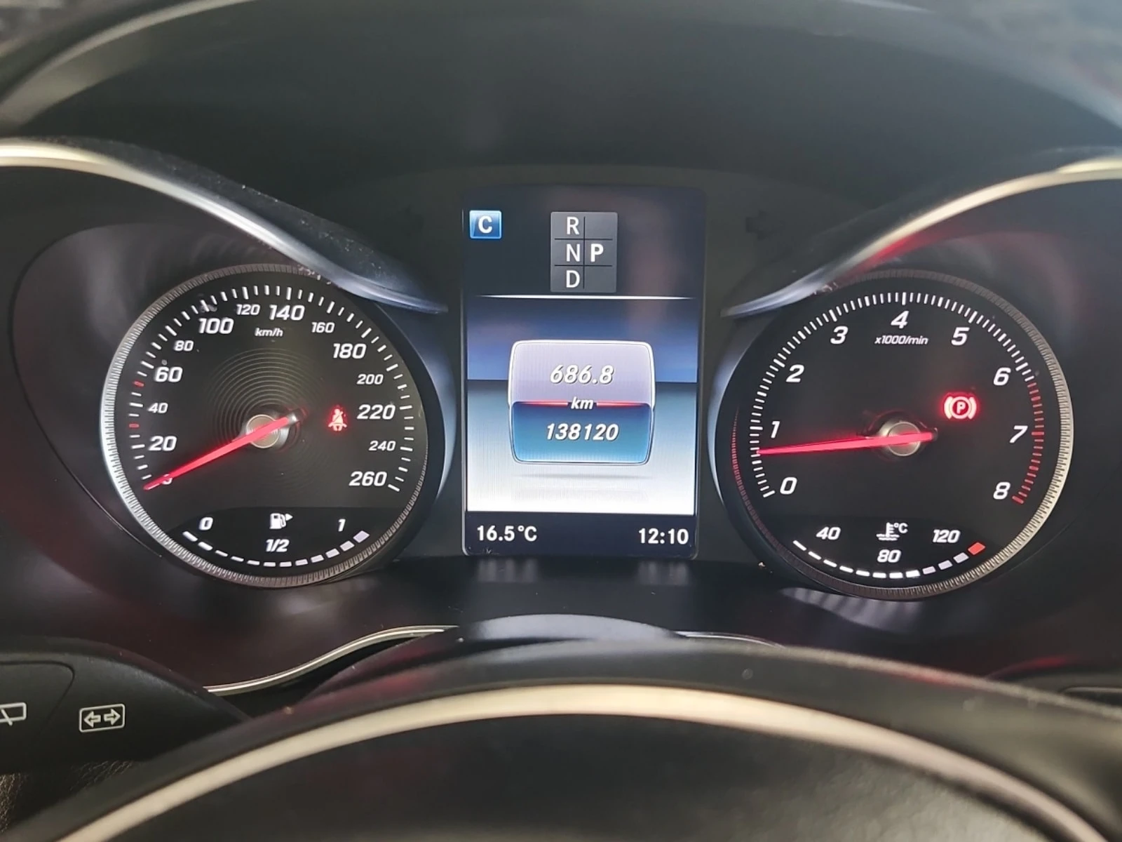 Mercedes-Benz GLC 300  DISTRONIC / 360 / MEMORY / BURMESTER , снимка 9 - Автомобили и джипове - 56023238