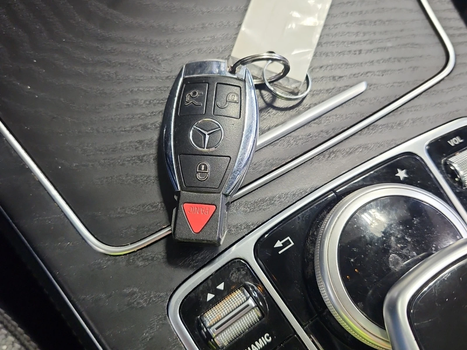 Mercedes-Benz GLC 300  DISTRONIC / 360 / MEMORY / BURMESTER , снимка 8 - Автомобили и джипове - 56023238