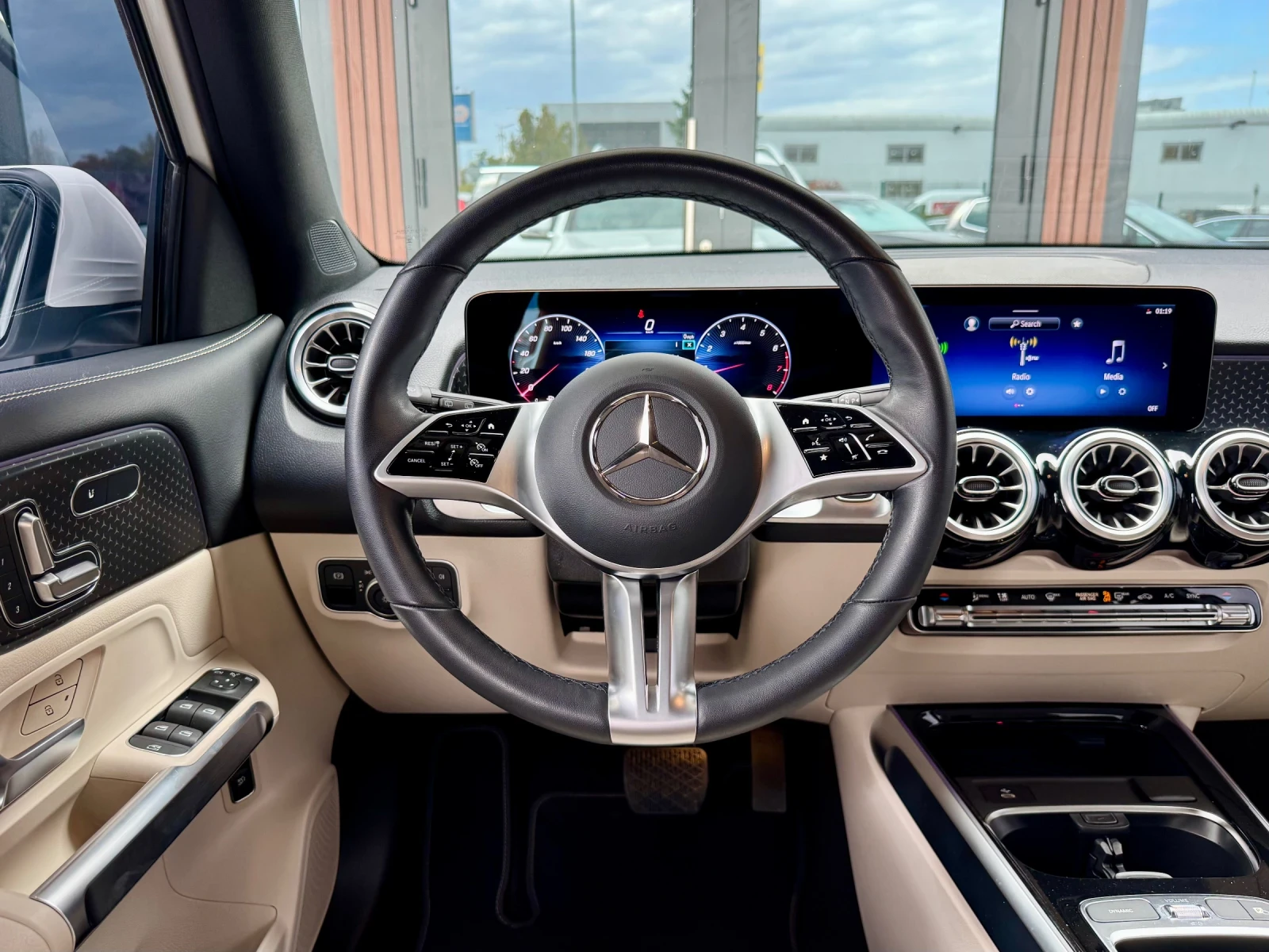 Mercedes-Benz GLB 250 Mild Hibrid* 4Matic* LaneAssist*  | Mobile.bg � ����������� 10