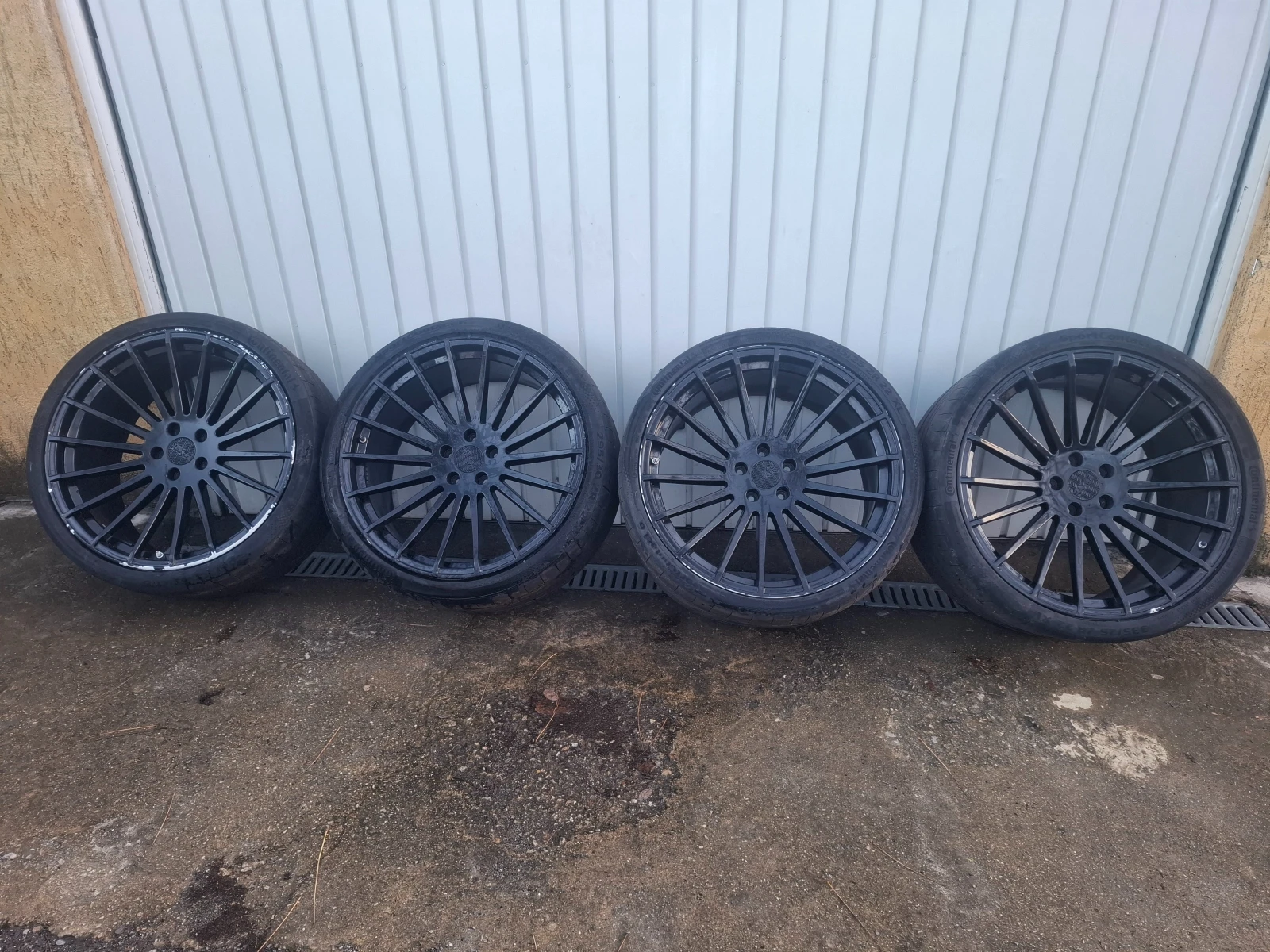 Гуми с джанти Continental 325/25R22