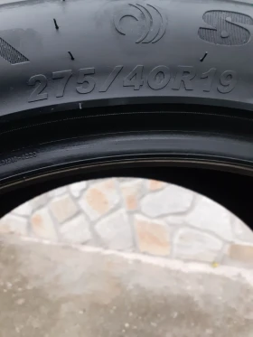 Гуми Зимни 275/40R19, снимка 4 - Гуми и джанти - 48275578