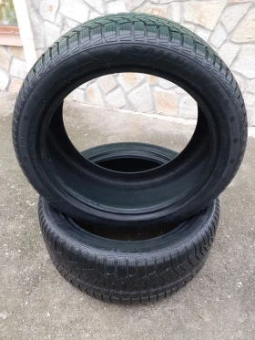 Гуми Зимни 275/40R19, снимка 2 - Гуми и джанти - 48275578