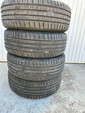 Гуми Летни 215/55R17, снимка 1 - Гуми и джанти - 49586460