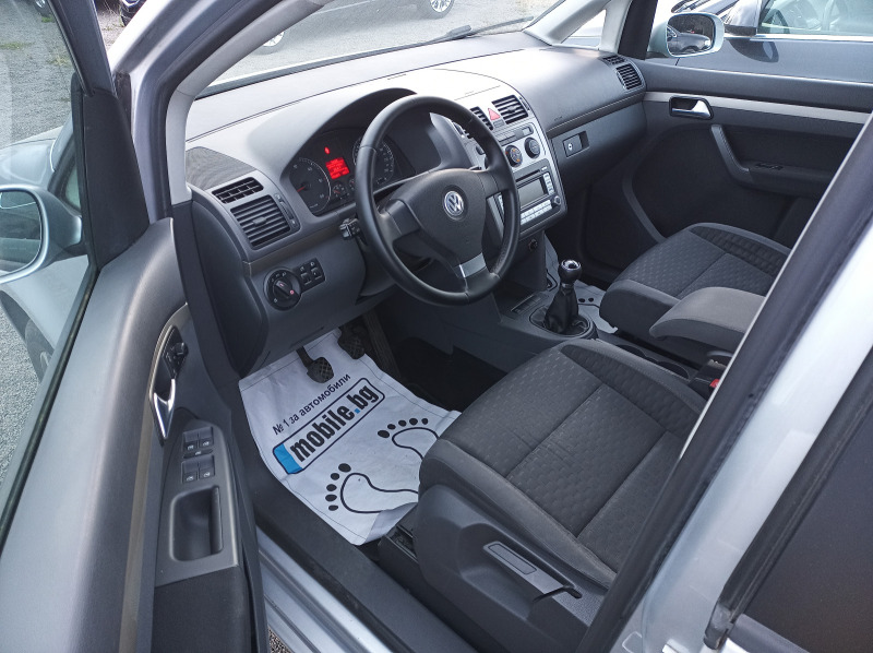 VW Touran 2.0 TDI  140кс - 7 места - 165000км, снимка 6 - Автомобили и джипове - 45864933