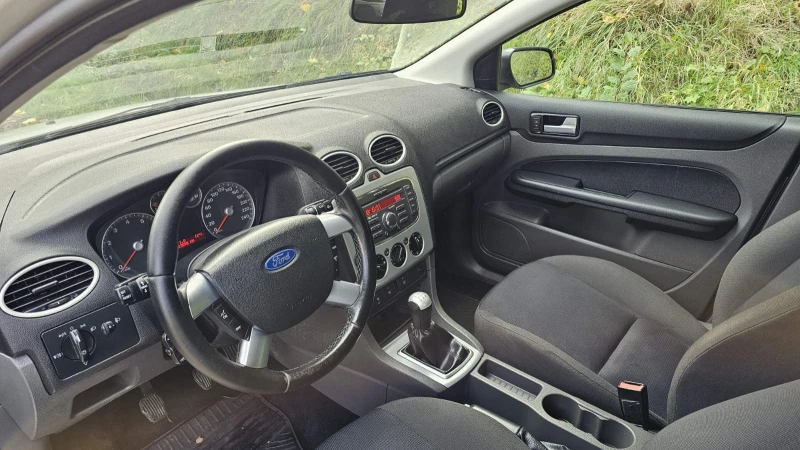 Ford Focus 1.6, снимка 11 - Автомобили и джипове - 47561032