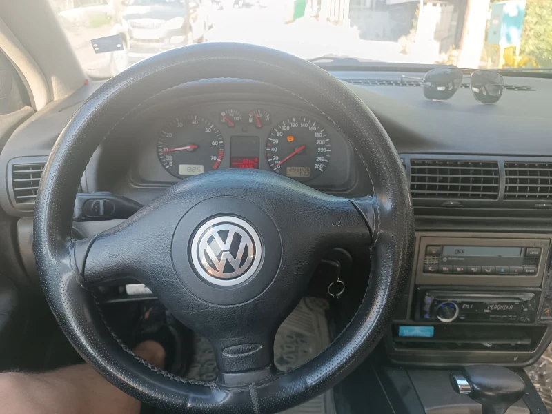 VW Passat 1.8Т газ, автоматик, снимка 8 - Автомобили и джипове - 47587055