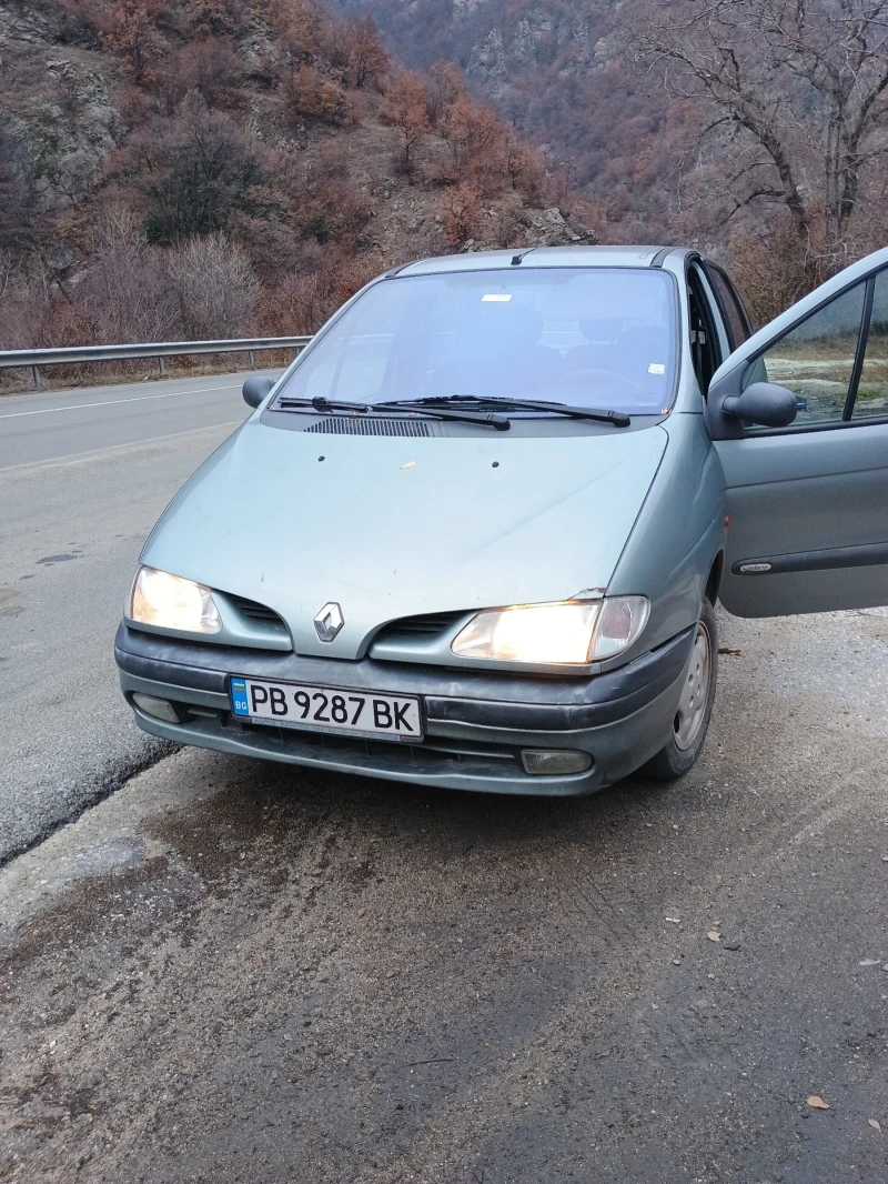 Renault Scenic Gaz, снимка 9 - Автомобили и джипове - 48229309