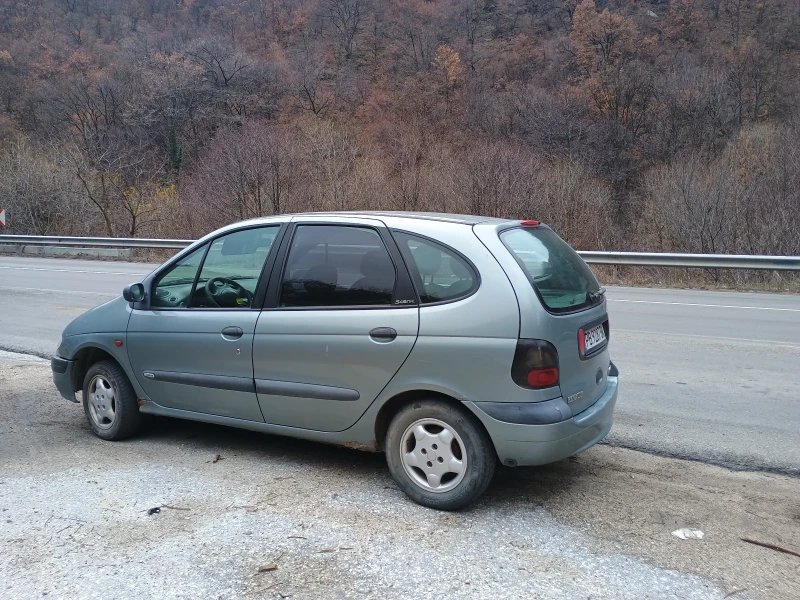 Renault Scenic Gaz, снимка 1 - Автомобили и джипове - 48229309