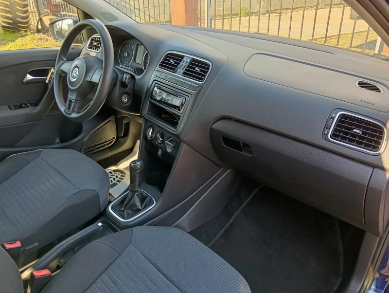 VW Polo 1.4i GAS, снимка 14 - Автомобили и джипове - 49587369