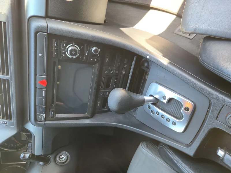 Audi A4 3.0TDI, снимка 9 - Автомобили и джипове - 52336747