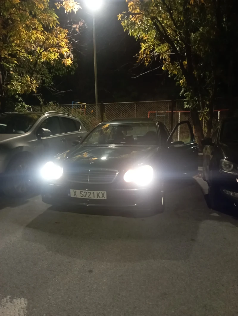 Mercedes-Benz C 320, снимка 8 - Автомобили и джипове - 53102612