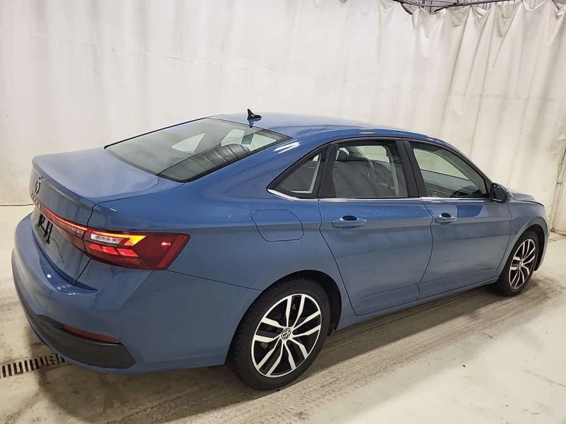 VW Jetta * COMFORTLINE* ДИГИТАЛНО ТАБЛО* KEYLESS* 2 КЛЮЧА* , снимка 3 - Автомобили и джипове - 53510295