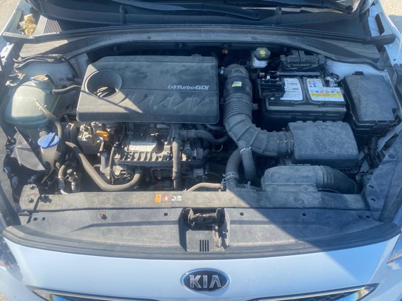 Kia Ceed 1.4T, снимка 10 - Автомобили и джипове - 37136313