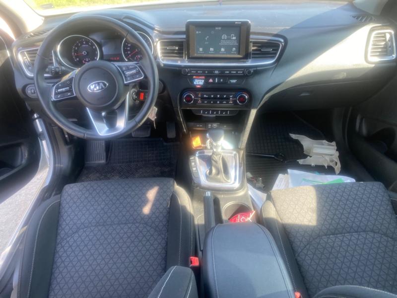 Kia Ceed 1.4T, снимка 9 - Автомобили и джипове - 37136313