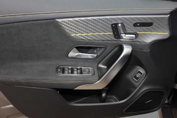 Mercedes-Benz CLA 45 AMG S 4Matic = Final Edition = Premium Гаранция - изображение 4