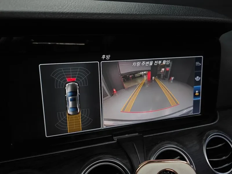 Mercedes-Benz E 220 4Matic Avantgarde, снимка 15 - Автомобили и джипове - 53875780