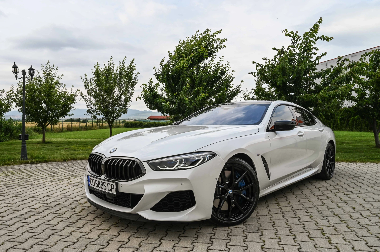 BMW 850 M850i xDrive - изображение 2