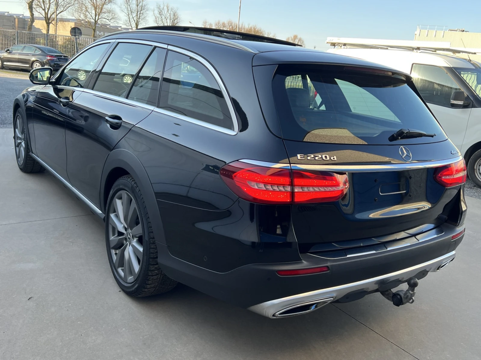 Mercedes-Benz E 220 All Terain/9G/4 MATIC - изображение 4
