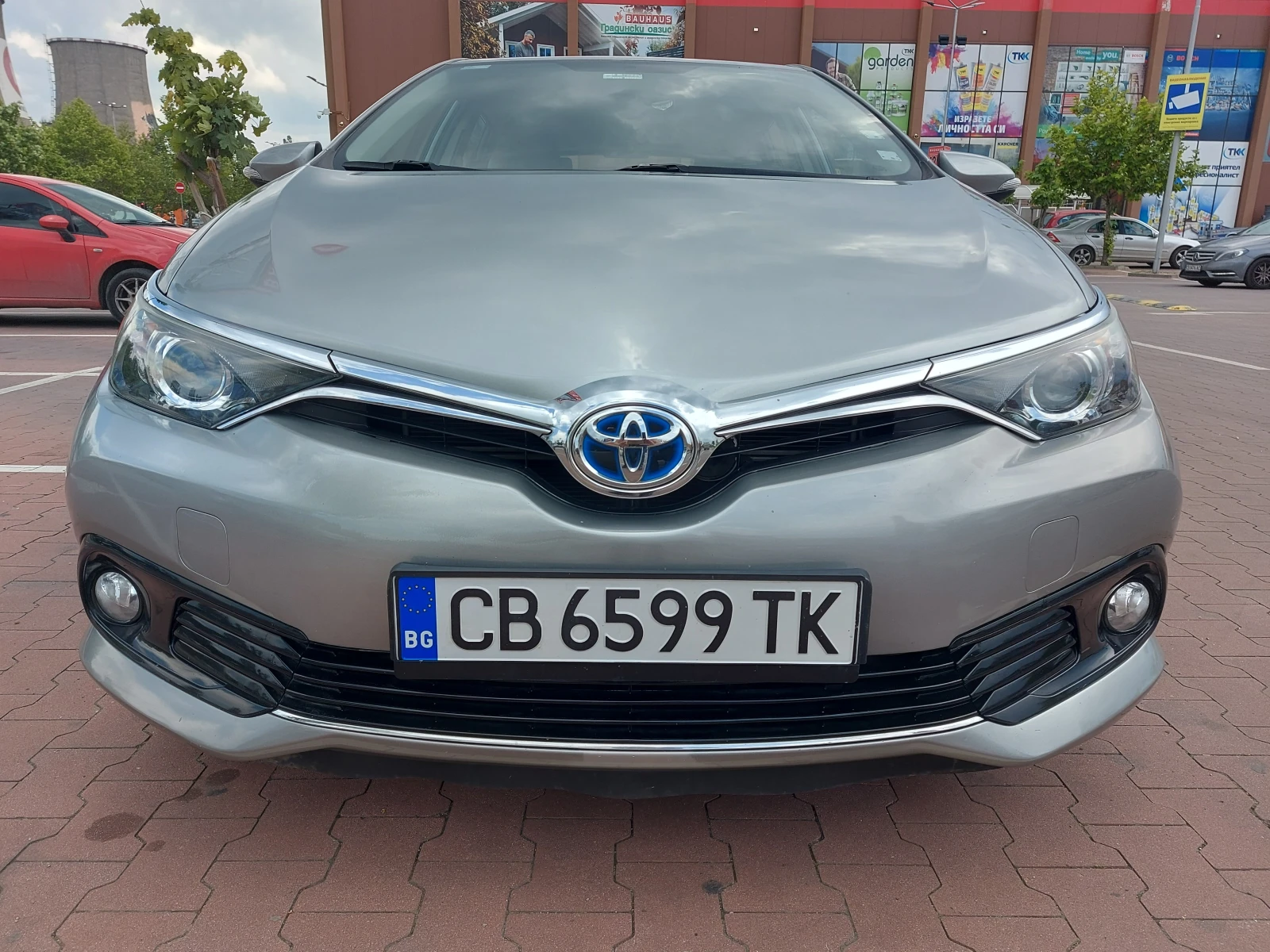 Toyota Auris 1.8i HYBRID FACE - изображение 2