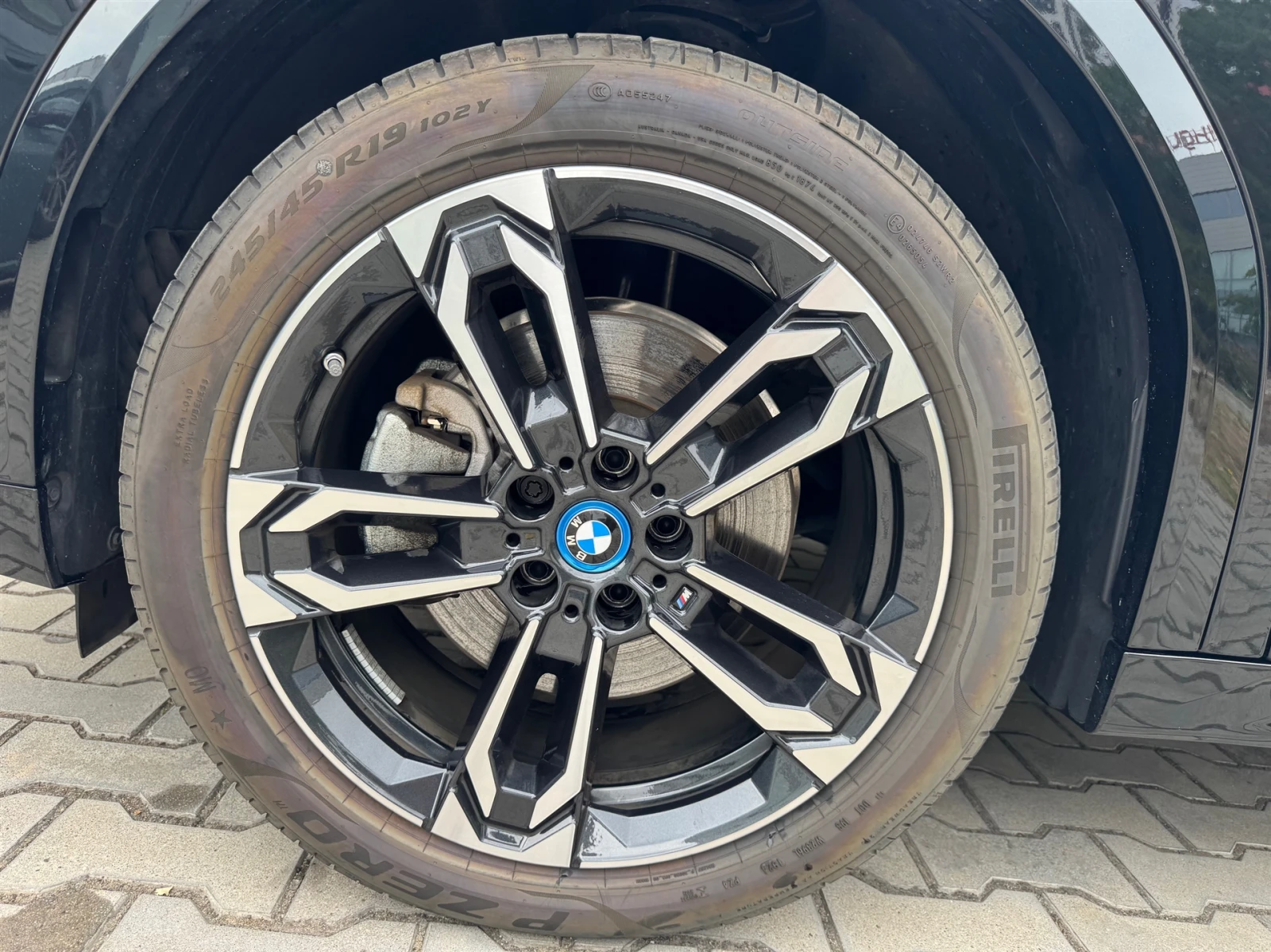 BMW iX2 xDrive30 - изображение 5
