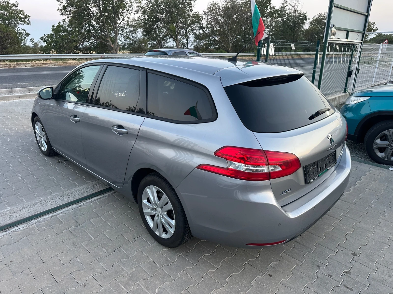 Peugeot 308 1.6HDI 99к.с Навигация Евро 6 Лед  - изображение 4