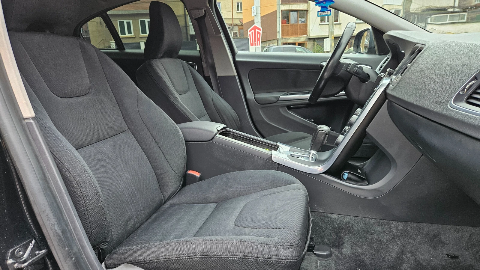 Volvo S60 D5 AVTOMAT/NAVIG/TOP SUSTOQNIE | Mobile.bg   12