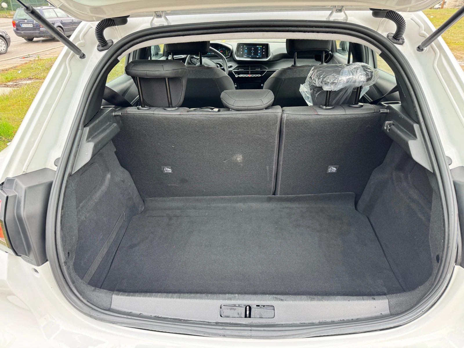 Peugeot 208 52KW-2024м-FULL, снимка 9 - Автомобили и джипове - 54008402