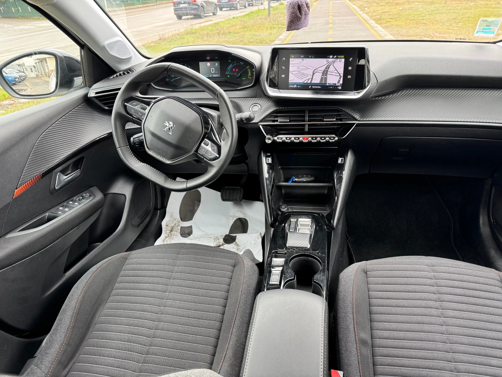 Peugeot 208 52KW-2024м-FULL, снимка 14 - Автомобили и джипове - 54008402