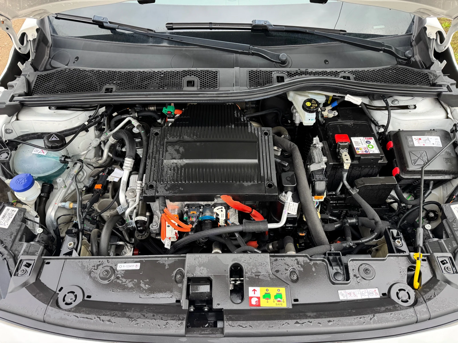 Peugeot 208 52KW-2024м-FULL, снимка 16 - Автомобили и джипове - 54008402