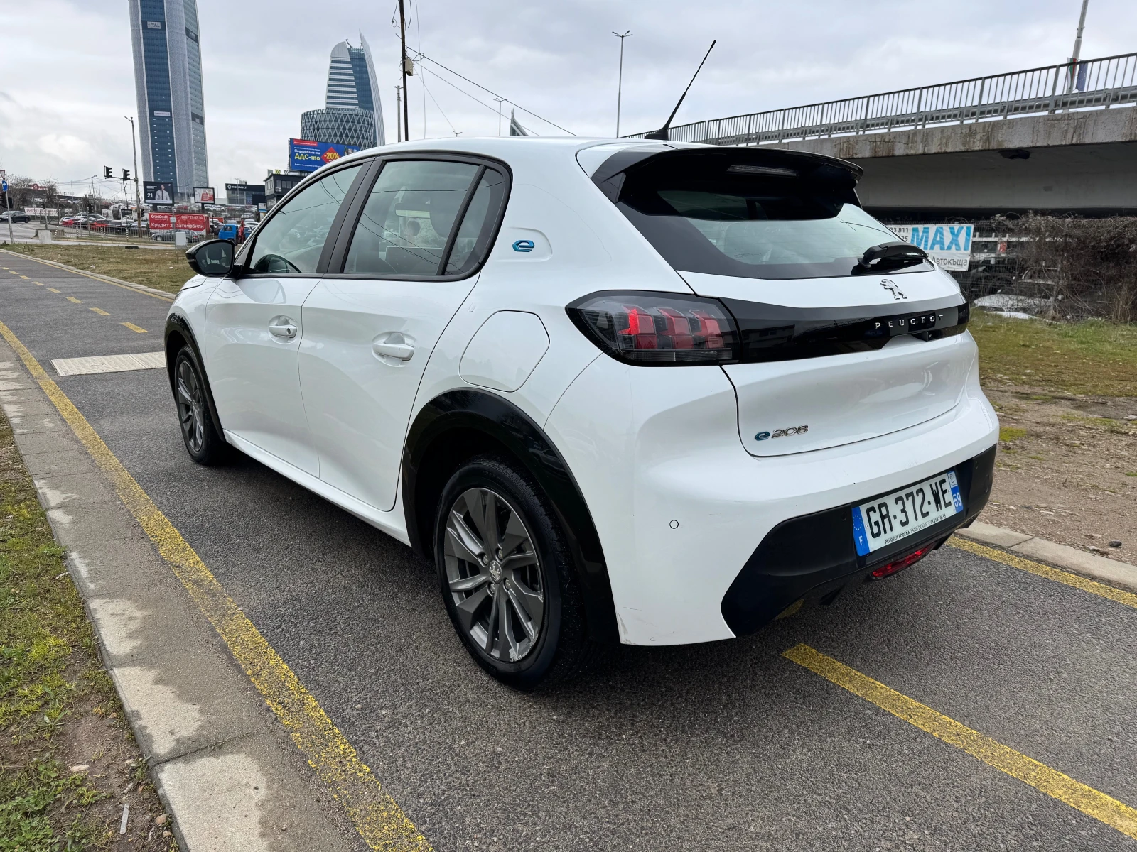 Peugeot 208 52KW-2024м-FULL, снимка 7 - Автомобили и джипове - 54008402