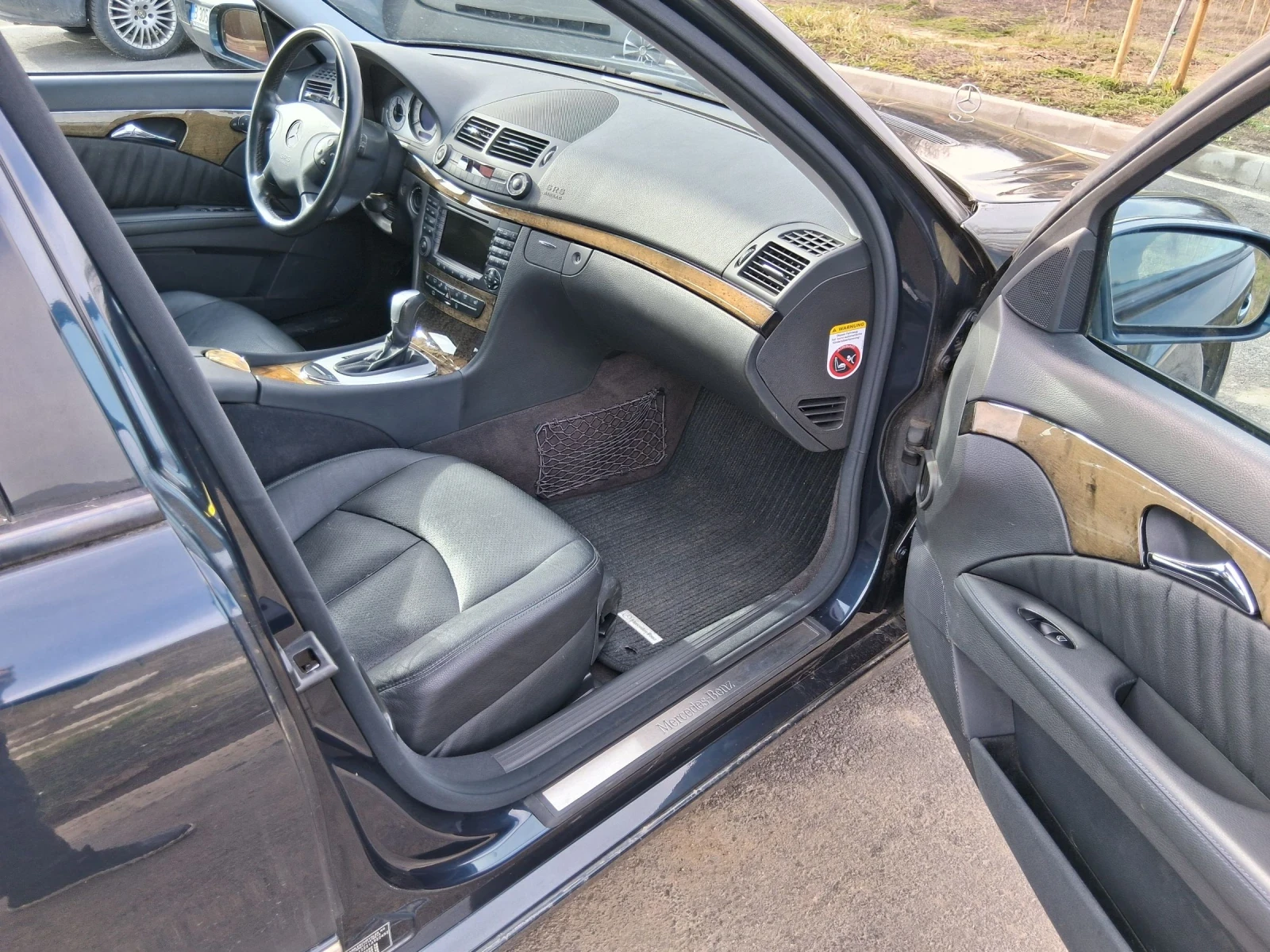 Mercedes-Benz E 320 1 собственик реални 217000км, снимка 6 - Автомобили и джипове - 54010051