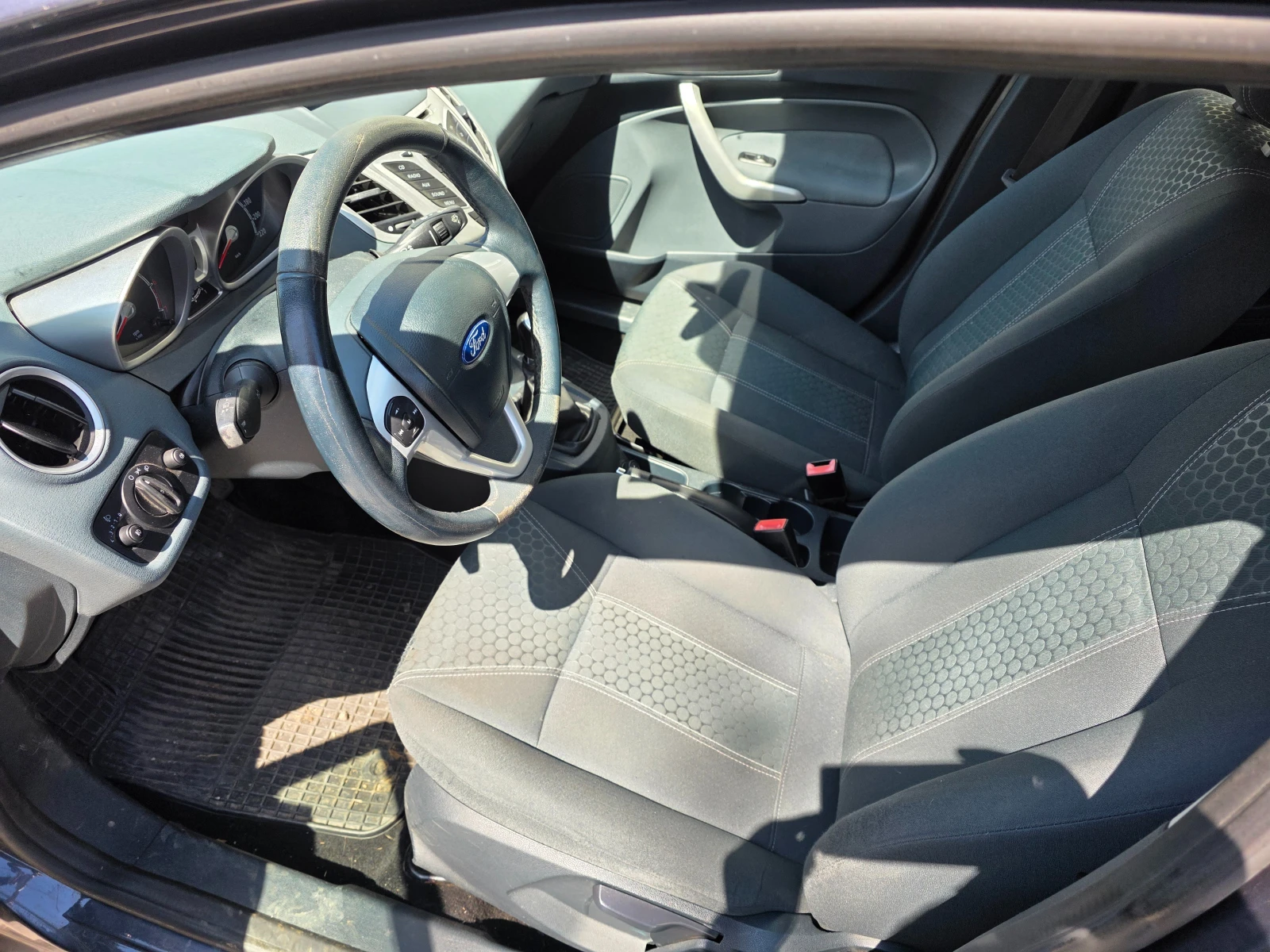 Ford Fiesta 1.25, снимка 13 - Автомобили и джипове - 54710395