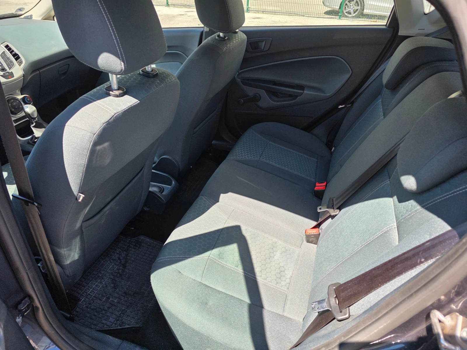 Ford Fiesta 1.25, снимка 15 - Автомобили и джипове - 54710395