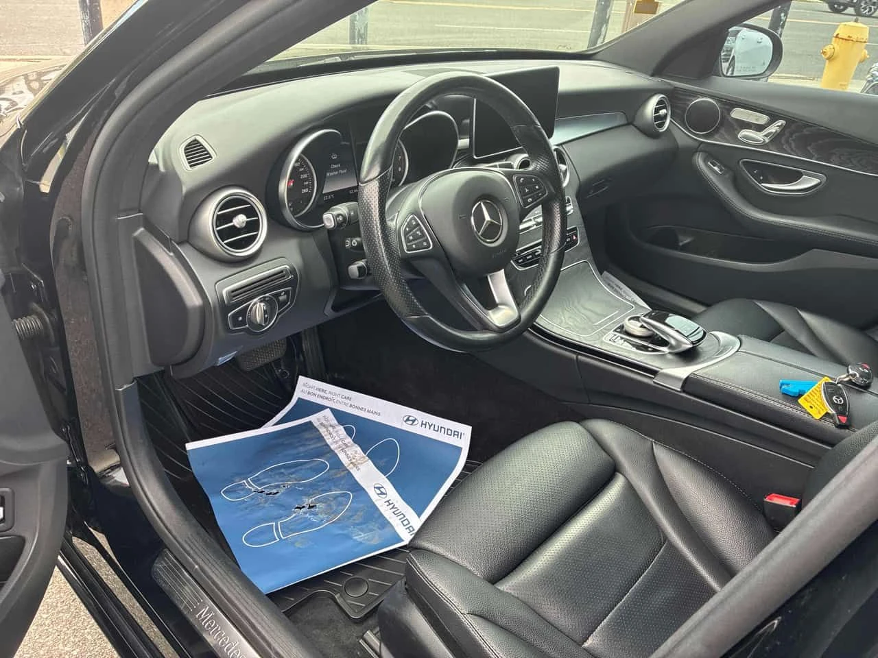 Mercedes-Benz C 300 ПОДГРЕВИ * ПАНО * KEYLESS * CARFAX, снимка 5 - Автомобили и джипове - 55015540