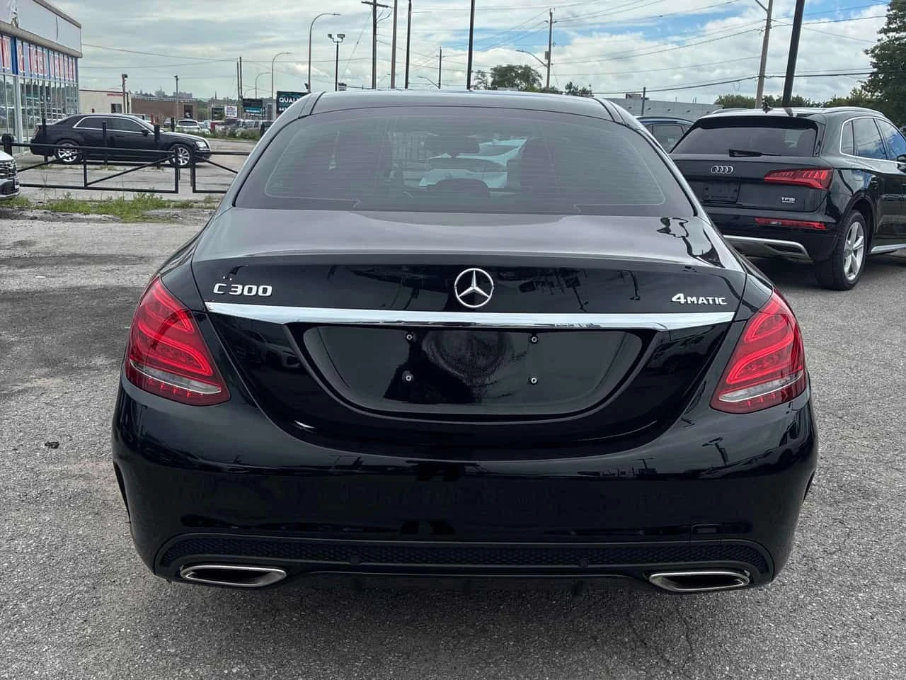 Mercedes-Benz C 300 ПОДГРЕВИ * ПАНО * KEYLESS * CARFAX, снимка 4 - Автомобили и джипове - 55015540