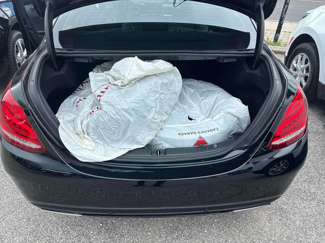 Mercedes-Benz C 300 ПОДГРЕВИ * ПАНО * KEYLESS * CARFAX, снимка 13 - Автомобили и джипове - 55015540
