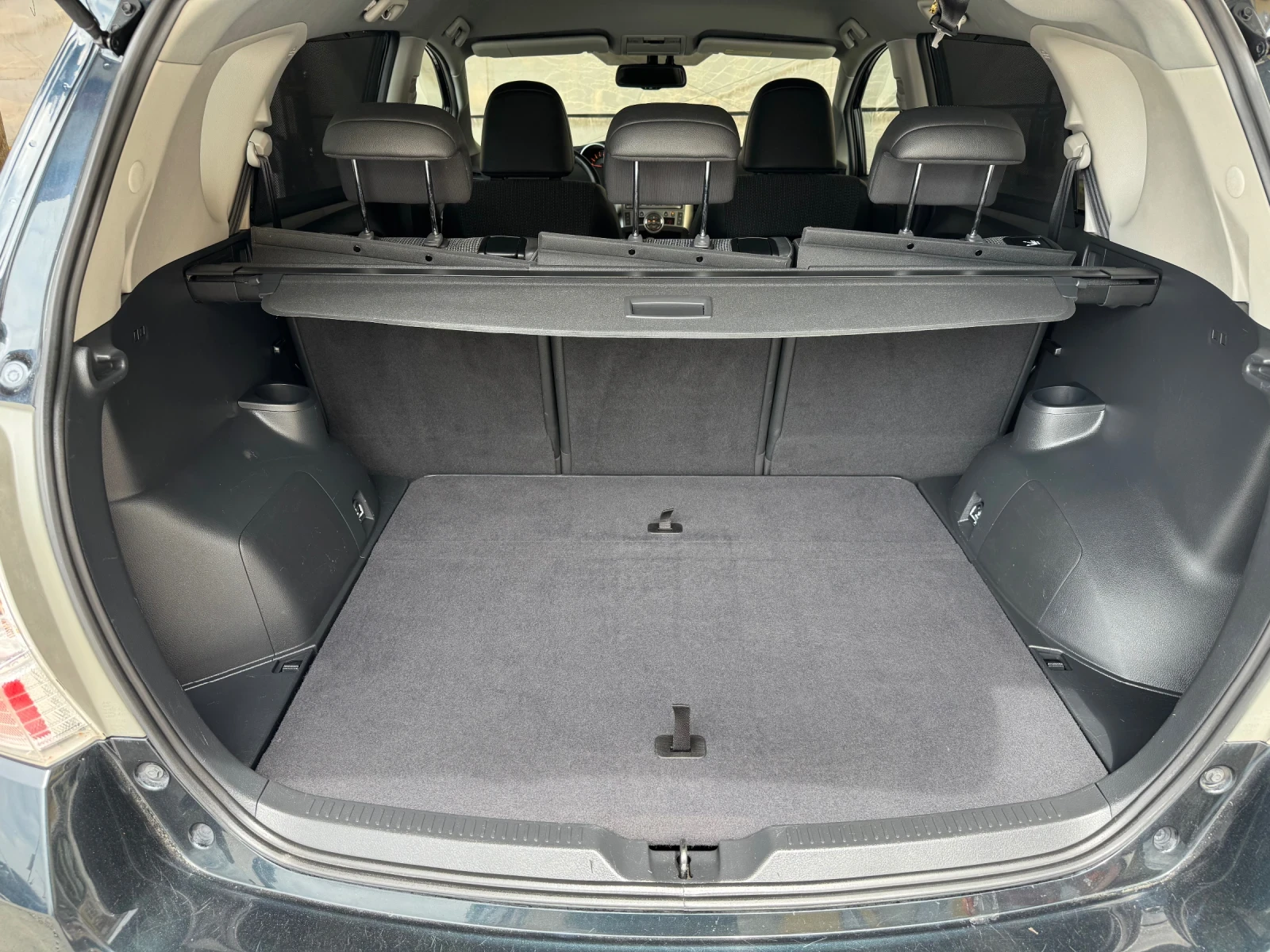 Toyota Verso 2.0 D-4D* 125кс* КОЖА* EURO 5, снимка 17 - Автомобили и джипове - 55032890