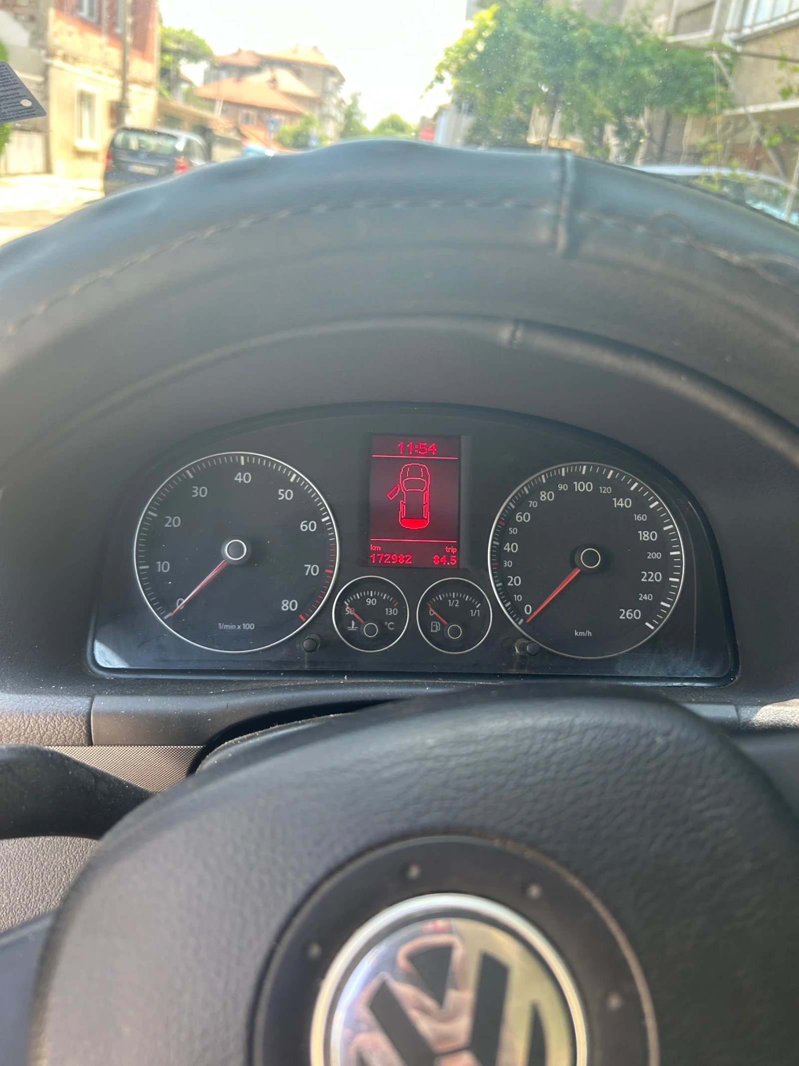 VW Touran, снимка 9 - Автомобили и джипове - 55045779