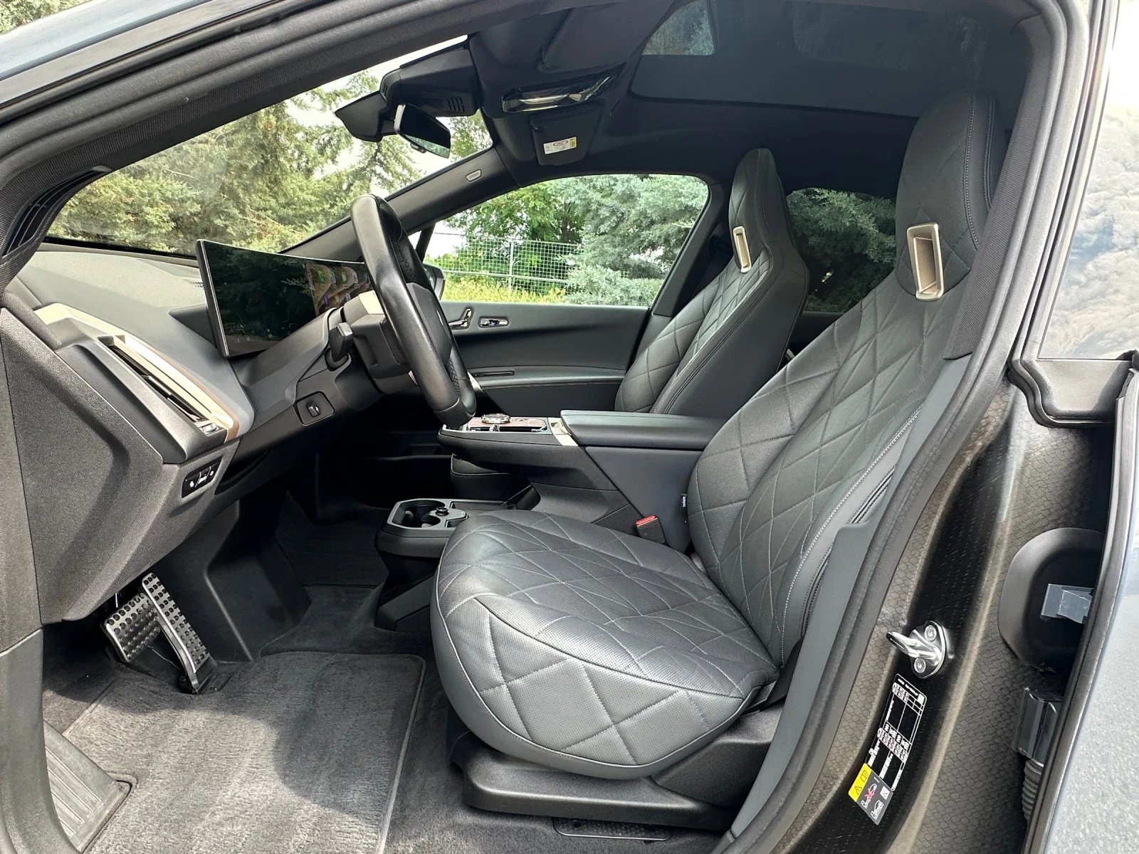 BMW iX 40xDrive/MSport/Swarovski/PANO/Keyless/360/HeadUp, снимка 11 - Автомобили и джипове - 55143526
