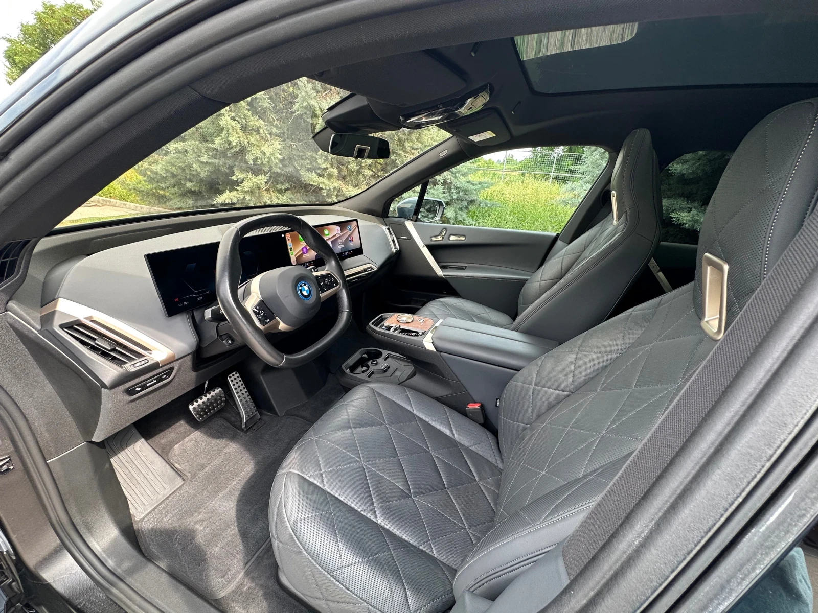 BMW iX 40xDrive/MSport/Swarovski/PANO/Keyless/360/HeadUp, снимка 10 - Автомобили и джипове - 55143526