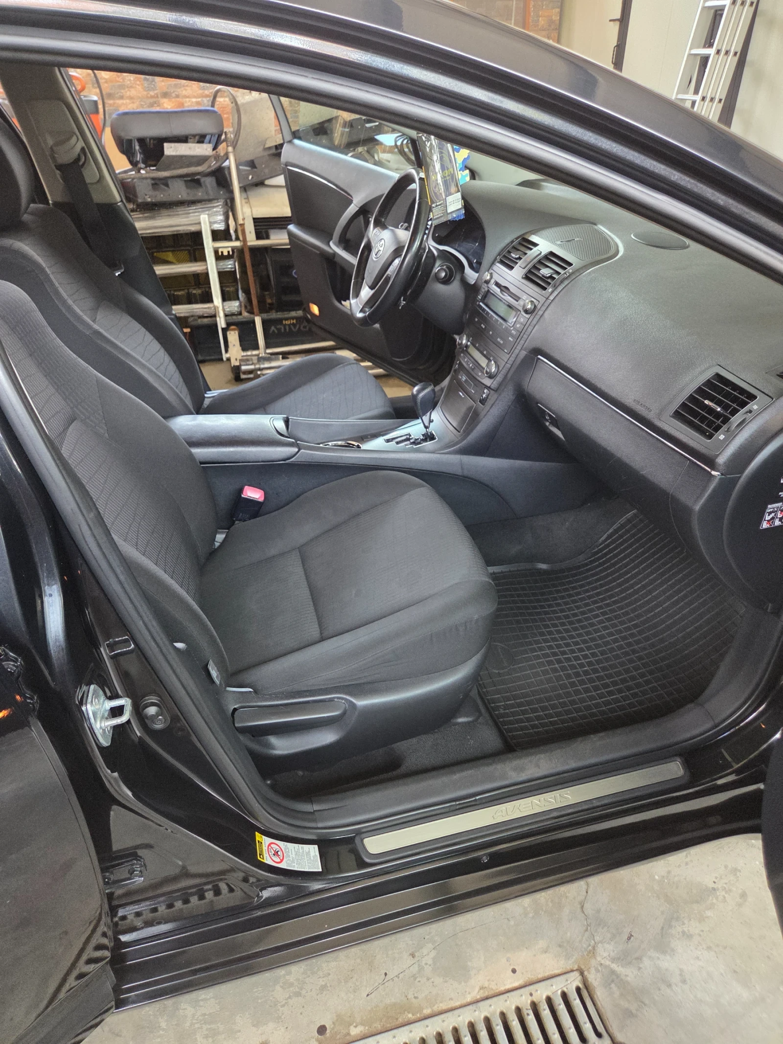 Toyota Avensis, снимка 9 - Автомобили и джипове - 55437571
