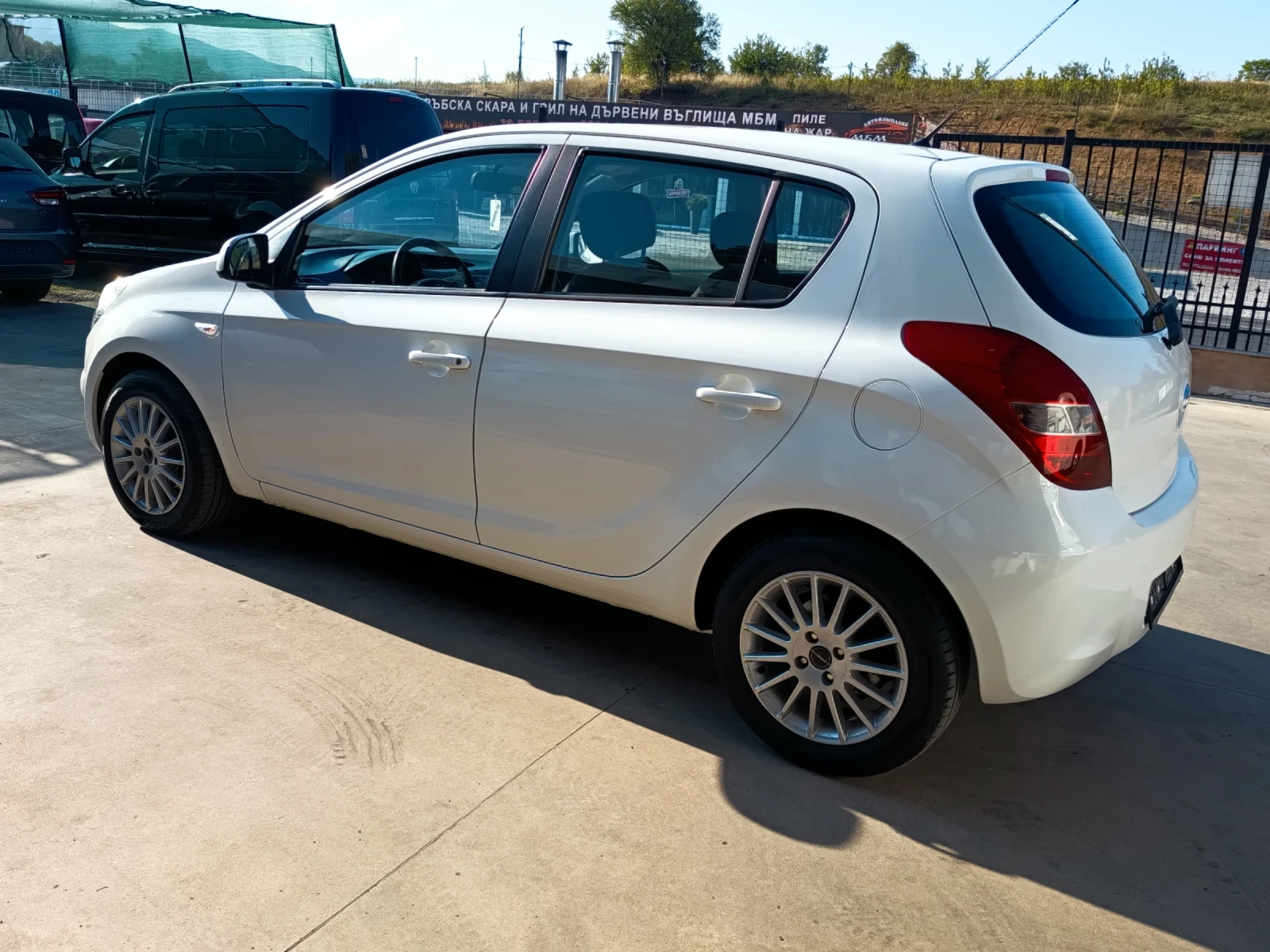 Hyundai I20 1.25i, снимка 6 - Автомобили и джипове - 55618948