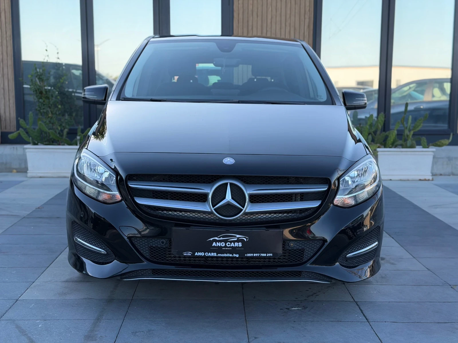 Mercedes-Benz B 180 * Facelift* АВТОМАТИК* 2016* , снимка 3 - Автомобили и джипове - 56131604